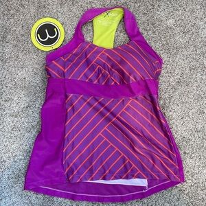 NWT Moxie Cycling Tank Top with built in padded bra. Pockets. Violet/coral. Med